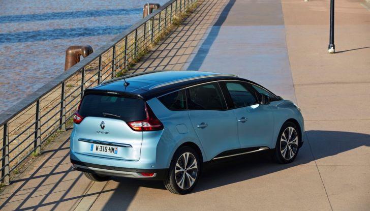 Test drive Nuova Renault Scenic 5 posti e 7 posti - Foto 17 di 35