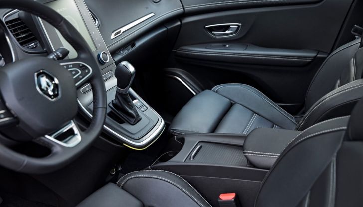 Test drive Nuova Renault Scenic 5 posti e 7 posti - Foto 24 di 35