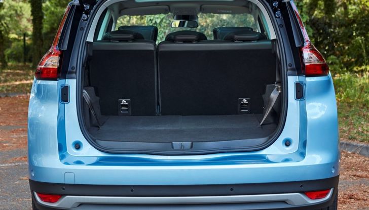 Test drive Nuova Renault Scenic 5 posti e 7 posti - Foto 26 di 35