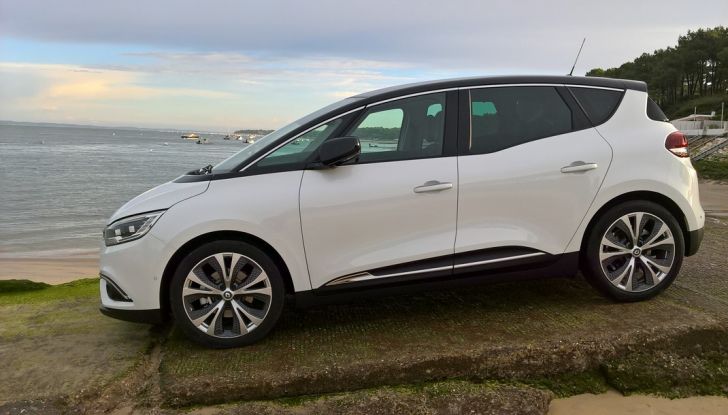 Nuova Renault Scenic, anteprima sul crossover elettrico