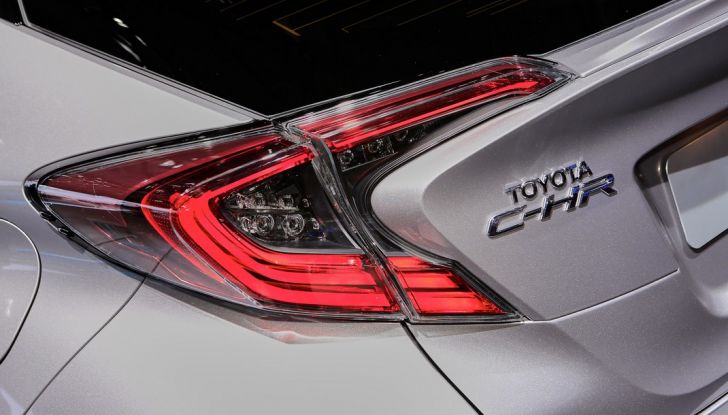 Toyota C-HR - Foto 7 di 14