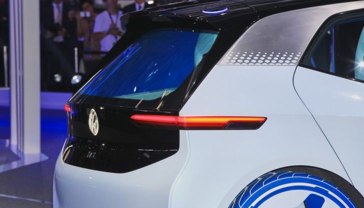 Volkswagen ID.3 2020: l’auto elettrica per tutti è Made in Germany - Foto 7 di 15