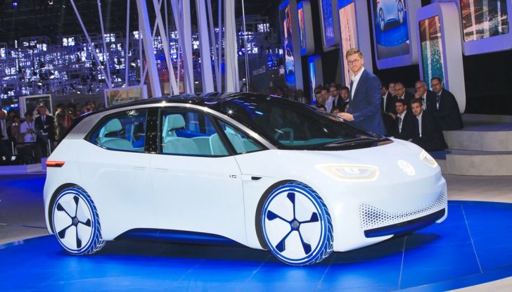 Volkswagen ID.3 2020: l’auto elettrica per tutti è Made in Germany - Foto 1 di 15