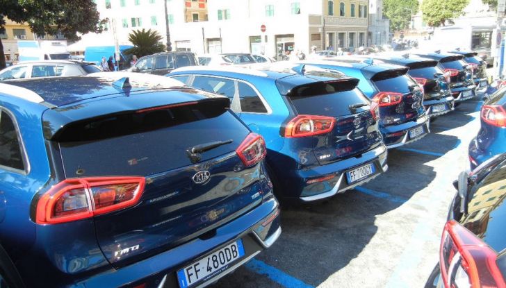 Kia Niro: prova su strada, prestazioni e prezzi del crossover coreano - Foto 3 di 18