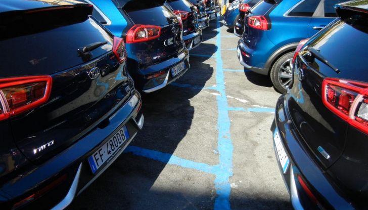 Kia Niro: prova su strada, prestazioni e prezzi del crossover coreano - Foto 18 di 18