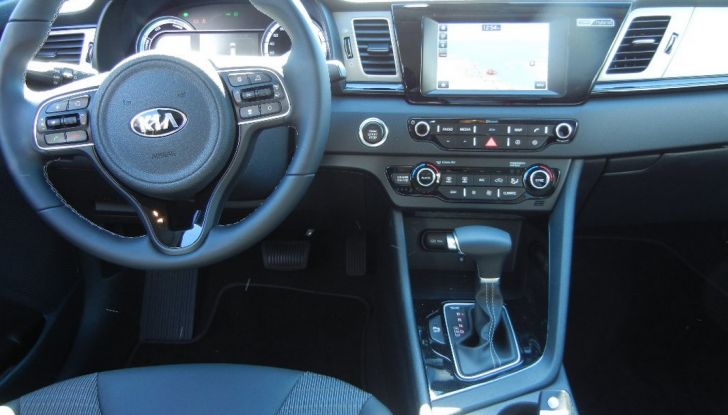 Kia Niro: prova su strada, prestazioni e prezzi del crossover coreano - Foto 6 di 18