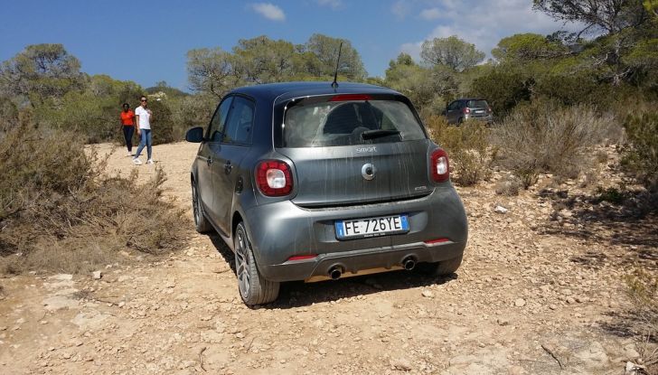 Smart Brabus ForTwo, ForFour e Cabrio: prova su strada, motorizzazioni e prezzi - Foto 18 di 22