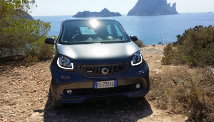 Smart Brabus ForTwo, ForFour e Cabrio: prova su strada, motorizzazioni e prezzi - Foto 21 di 22