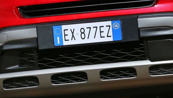 Cosa fare se vi rubano le targhe dell’auto - Foto 1 di 6