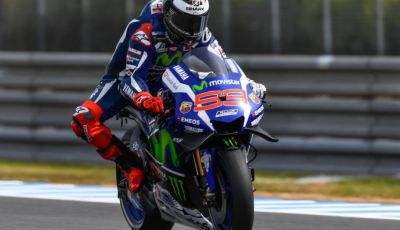 MotoGP 2016, Valencia: pole a Lorenzo, Rossi partirà dalla terza posizione