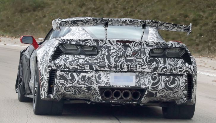 Nuova Chevrolet Corvette C7 ZR1, le prime foto spia - Foto 33 di 35