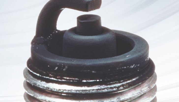 Come cambiare le candele auto: trucchi e consigli di manutenzione - Foto 6 di 6