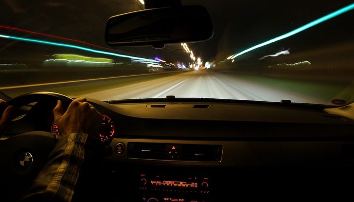 Come guidare di notte, consigli e accorgimenti - Foto 6 di 6