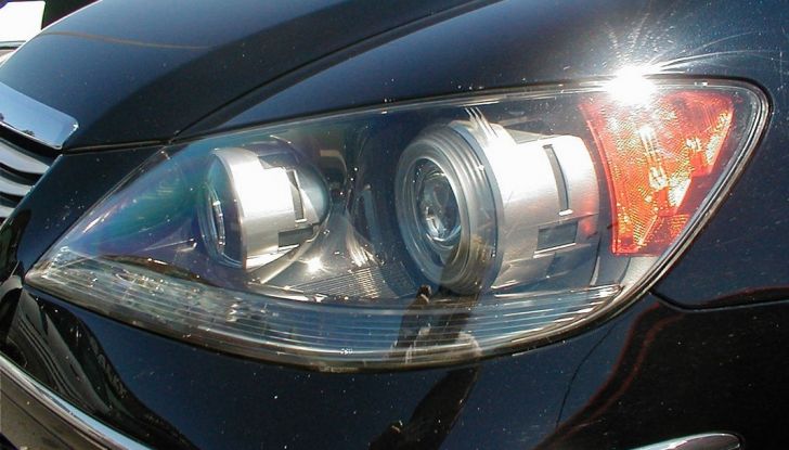 Come sostituire un faro dell’auto - Foto 6 di 6