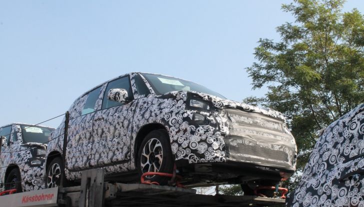fiat 500l le prime foto spia della nuova generazione 7