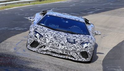 Lamborghini Aventador 2017 Facelift, le prime foto in pista