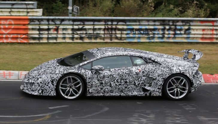 Lamborghini Huracan Superleggera, foto spia delle modifiche del frontale - Foto 14 di 14