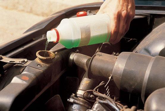 Liquido antigelo: come controllarlo, quando cambiarlo - Foto 2 di 6