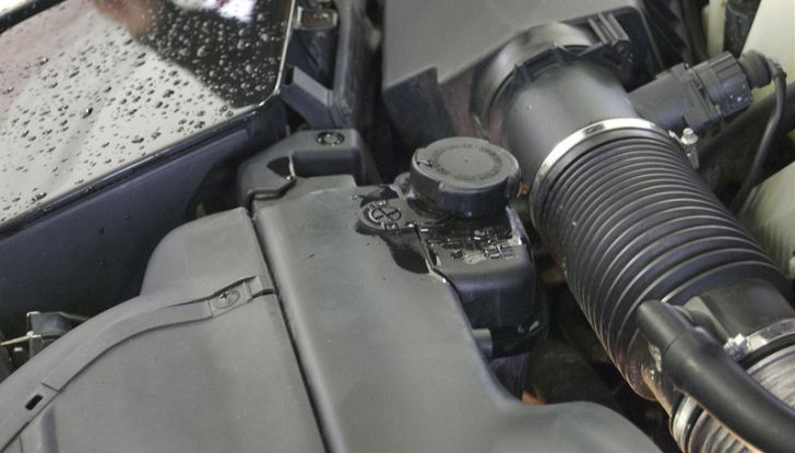 Liquido antigelo: come controllarlo, quando cambiarlo - Foto 4 di 6