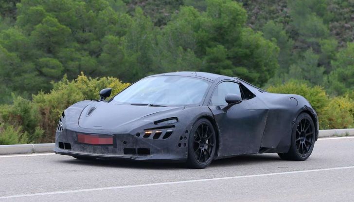 McLaren P14, prime foto dei test dell’erede della 650S - Foto 6 di 11