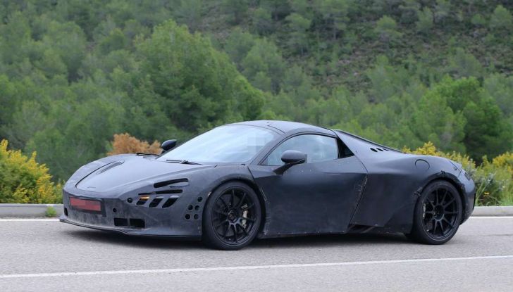 McLaren P14, prime foto dei test dell’erede della 650S - Foto 8 di 11