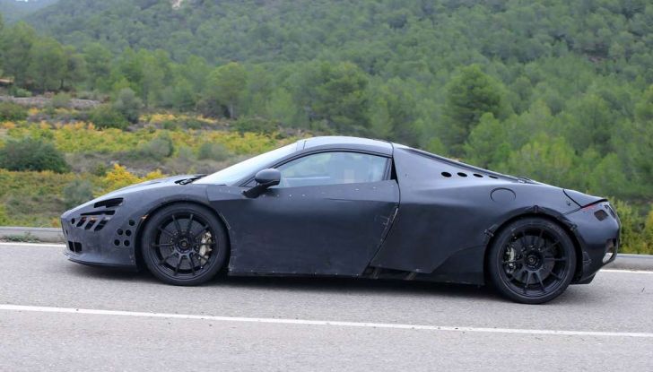 McLaren P14, prime foto dei test dell’erede della 650S - Foto 2 di 11