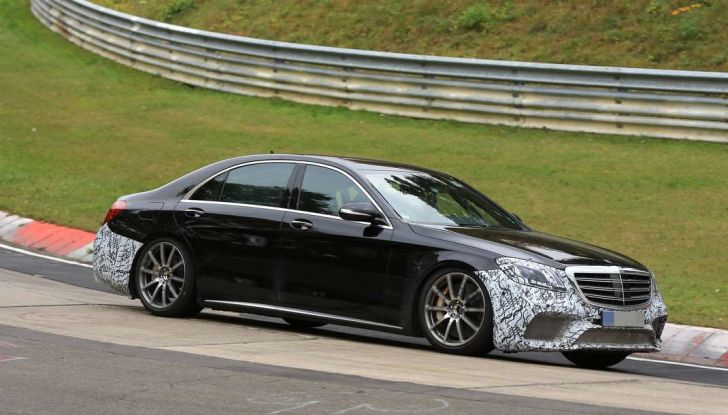 Mercedes AMG S63 Facelift nuove foto spia dei test su pista - Foto 14 di 24