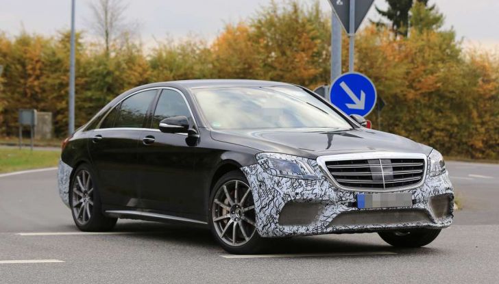 Mercedes AMG S63 Facelift nuove foto spia dei test su pista - Foto 19 di 24