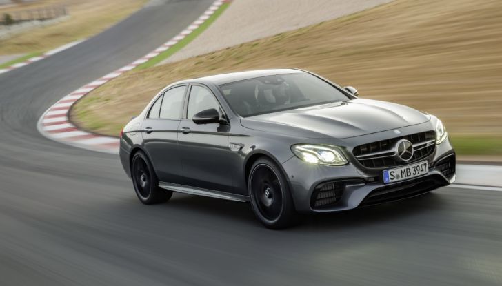 La nuova Mercedes-AMG E 63 4Matic+: nome da nobile - Foto 10 di 21