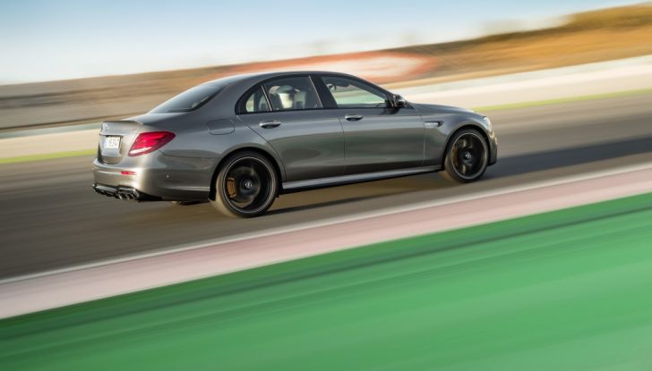 La nuova Mercedes-AMG E 63 4Matic+: nome da nobile - Foto 13 di 21