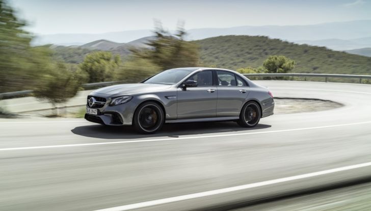 La nuova Mercedes-AMG E 63 4Matic+: nome da nobile - Foto 17 di 21