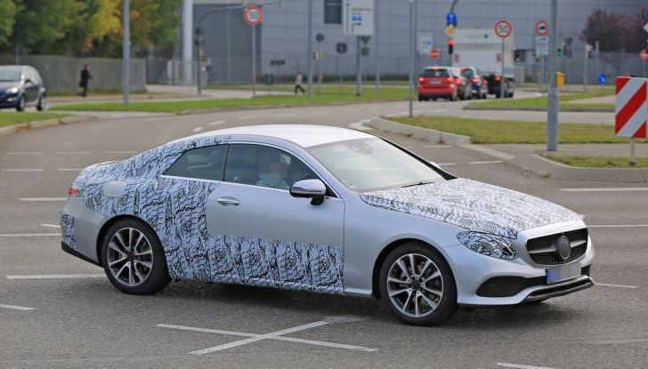 Mercedes Classe E Coupe, foto spia della nuova generazione - Foto 12 di 22