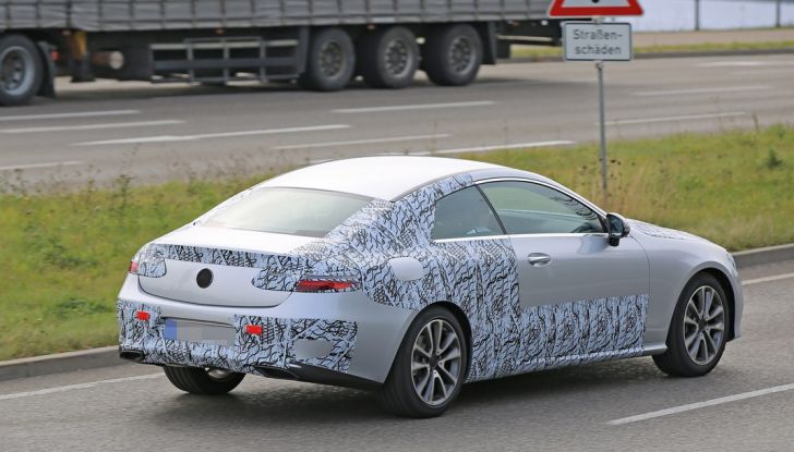 Mercedes Classe E Coupe, foto spia della nuova generazione - Foto 15 di 22