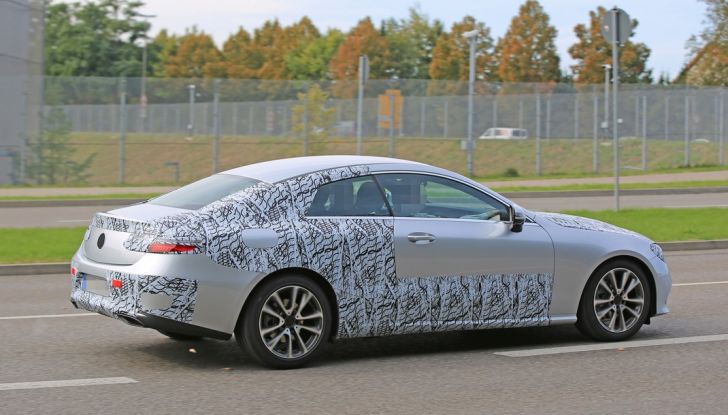 Mercedes Classe E Coupe, foto spia della nuova generazione - Foto 5 di 22