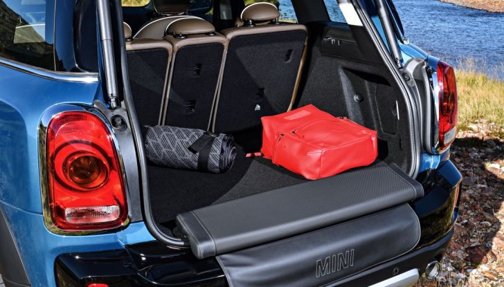 Nuova Mini Countryman 2017: più spazio, nuovi motori e un’ibrida plug-in - Foto 16 di 33
