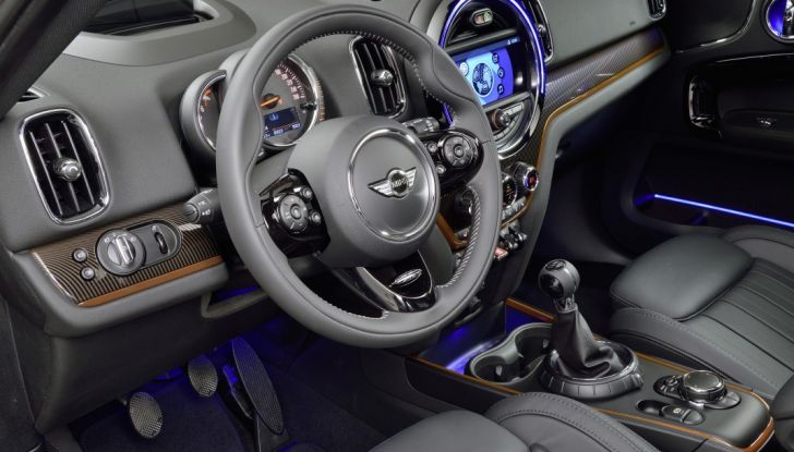 Nuova Mini Countryman 2017: più spazio, nuovi motori e un’ibrida plug-in - Foto 29 di 33