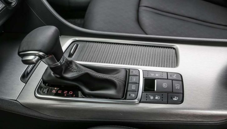 Nuova Kia Optima Plug-in Hybrid prova su strada, dotazioni e caratteristiche tecniche - Foto 19 di 51