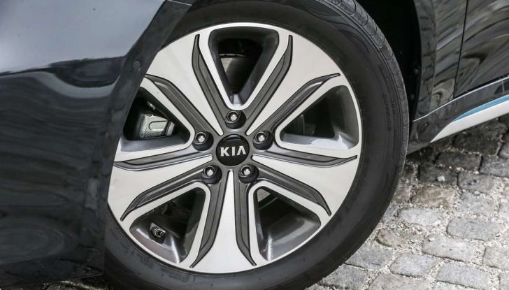 Nuova Kia Optima Plug-in Hybrid prova su strada, dotazioni e caratteristiche tecniche - Foto 21 di 51