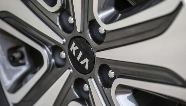Nuova Kia Optima Plug-in Hybrid prova su strada, dotazioni e caratteristiche tecniche - Foto 23 di 51