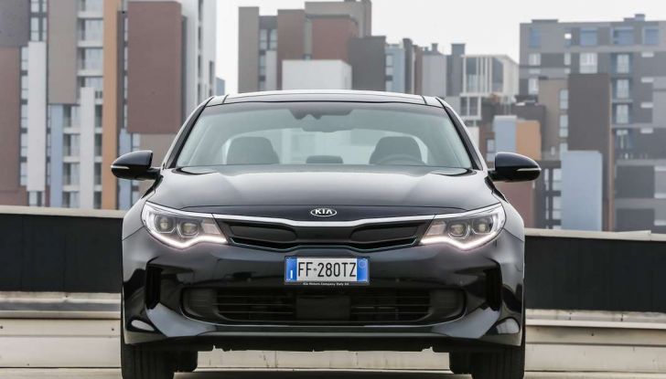 Nuova Kia Optima Plug-in Hybrid prova su strada, dotazioni e caratteristiche tecniche - Foto 27 di 51