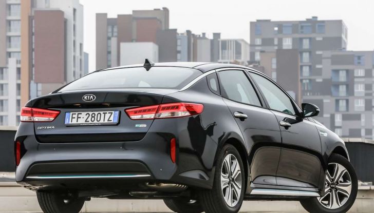Nuova Kia Optima Plug-in Hybrid prova su strada, dotazioni e caratteristiche tecniche - Foto 28 di 51