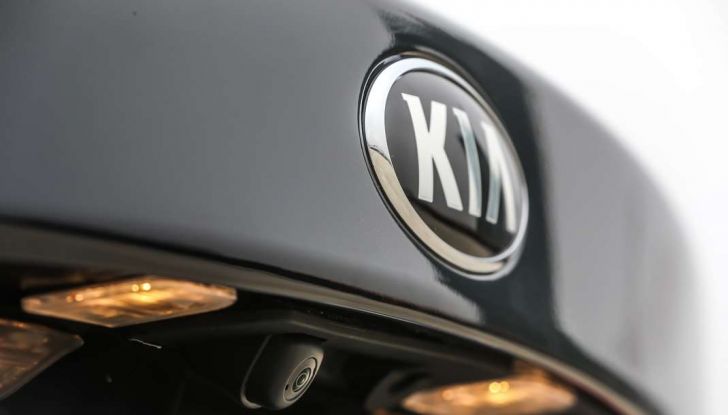 Nuova Kia Optima Plug-in Hybrid prova su strada, dotazioni e caratteristiche tecniche - Foto 31 di 51