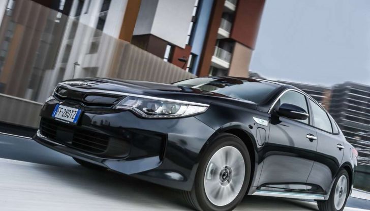 Nuova Kia Optima Plug-in Hybrid prova su strada, dotazioni e caratteristiche tecniche - Foto 4 di 51