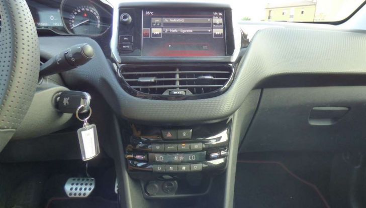 Nuova Kia Optima Plug-in Hybrid prova su strada, dotazioni e caratteristiche tecniche - Foto 48 di 51