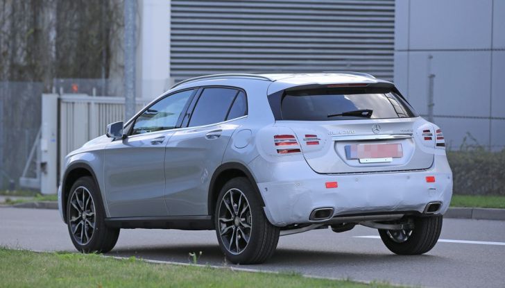 Nuova Mercedes GLA, le prime foto spia dei test autunnali - Foto 13 di 13