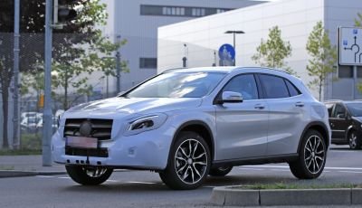 Nuova Mercedes GLA, le prime foto spia dei test autunnali