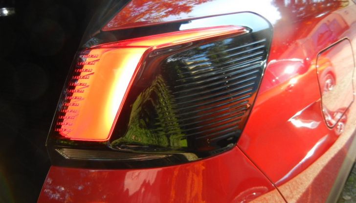 Nuova Peugeot 3008 prova su strada, prezzi e allestimenti - Foto 18 di 38