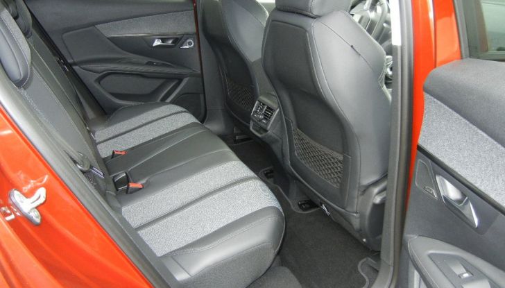 Nuova Peugeot 3008 prova su strada, prezzi e allestimenti - Foto 32 di 38
