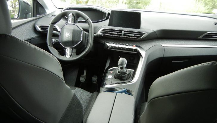 Nuova Peugeot 3008 prova su strada, prezzi e allestimenti - Foto 33 di 38