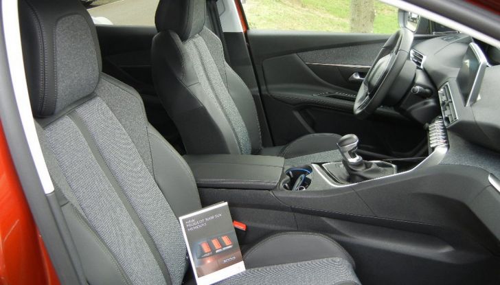 Nuova Peugeot 3008 prova su strada, prezzi e allestimenti - Foto 34 di 38
